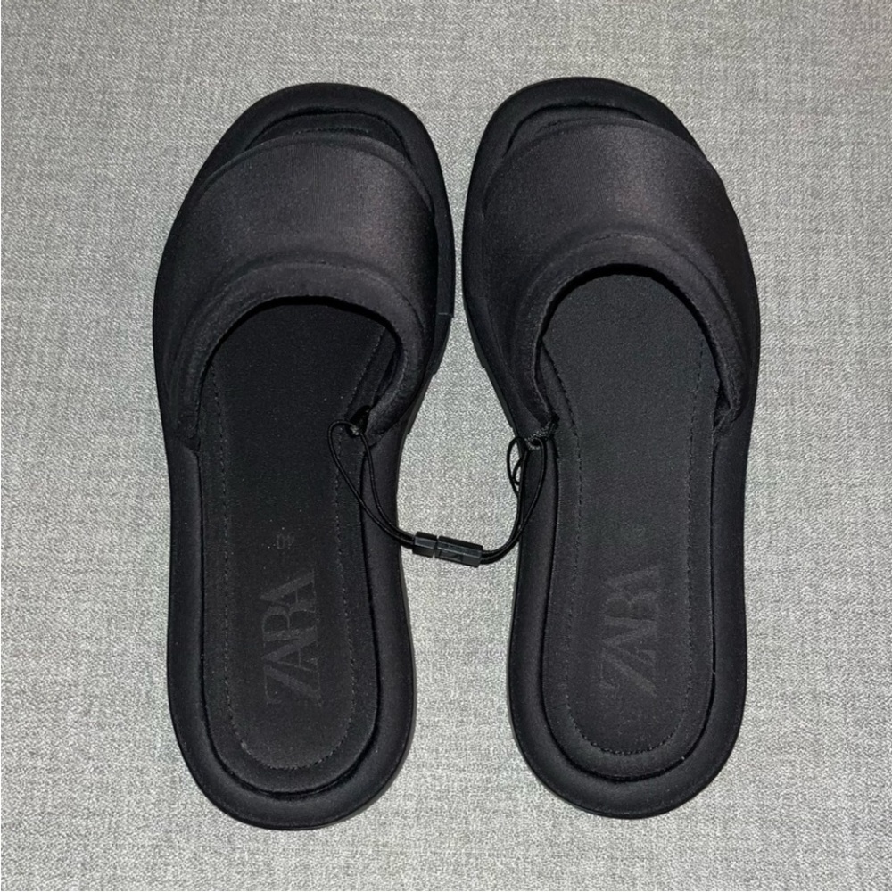 9. PADDED FLAT SLIDER SANDALS WITH TRACK SOLE